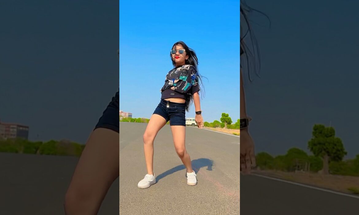 सुहानी डगर में तुम्हारी नजर में ❤️#trending  #dance #youtubeshorts #nandini091013 #shorts