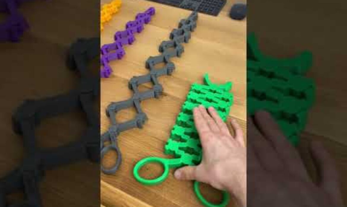 you asked me for new colors, here's a green one for the 3D printed Scissors Snake