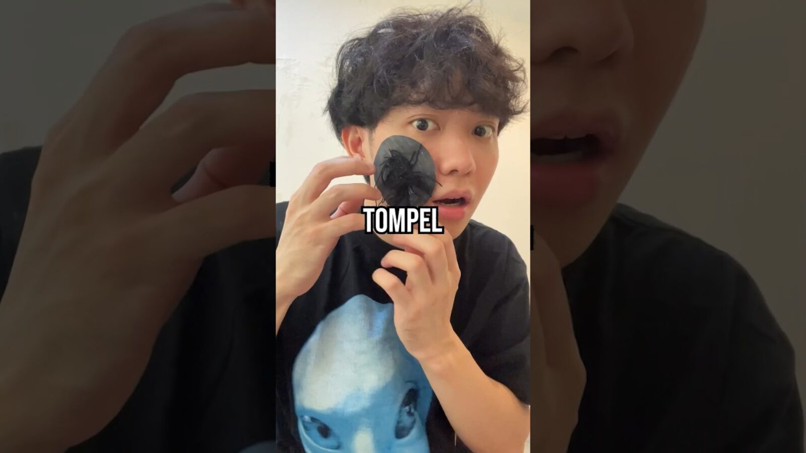 Tompel,tompel apa yang nyebelin ? tompelit XIXIXI